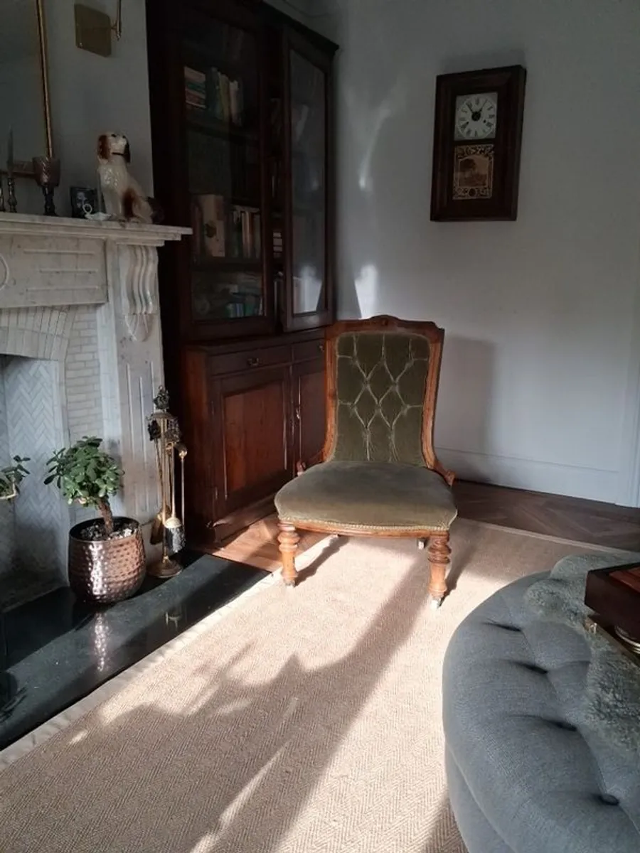 Victorian tufted upholstered chair - Image 4