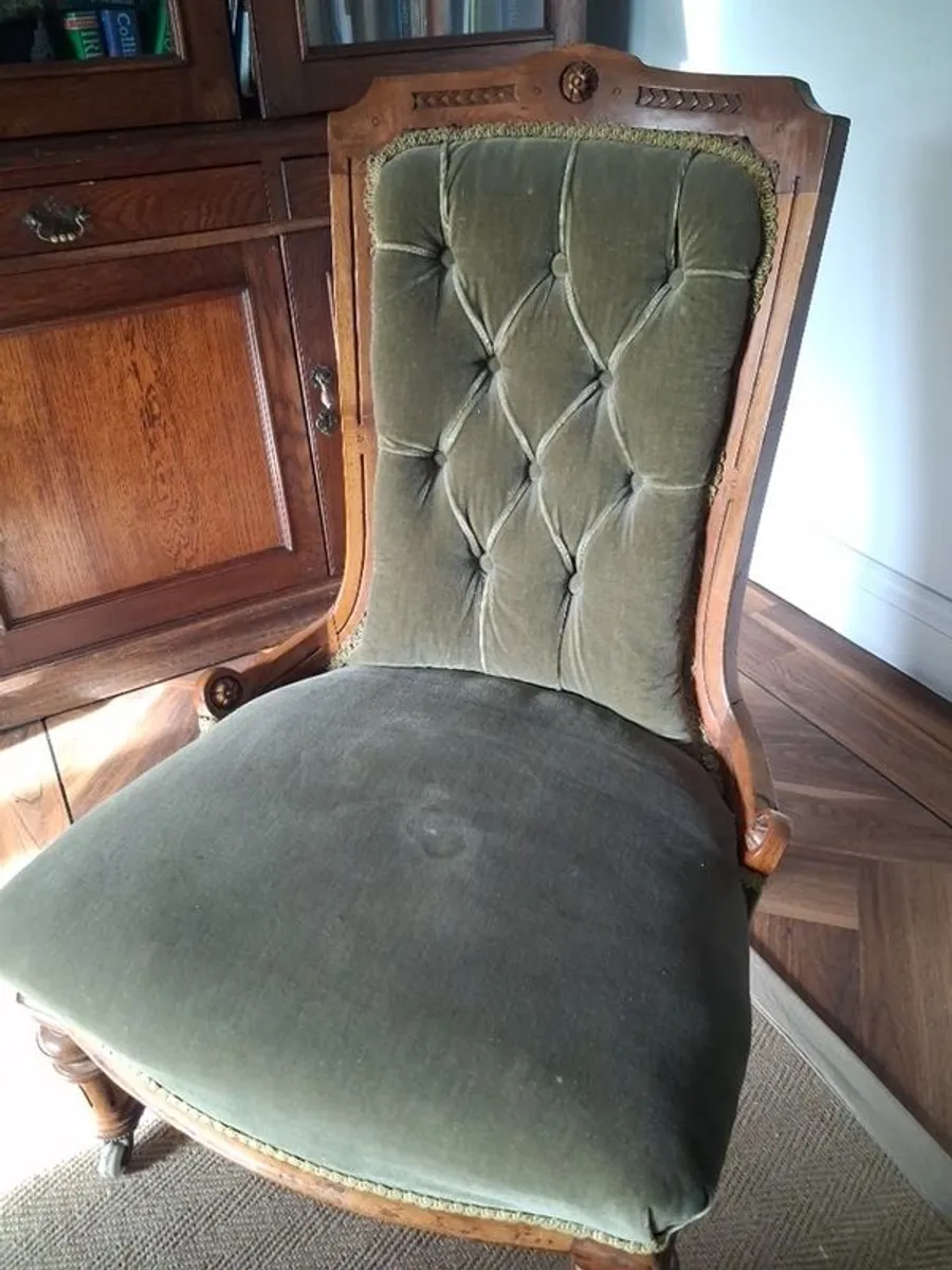 Victorian tufted upholstered chair - Image 2