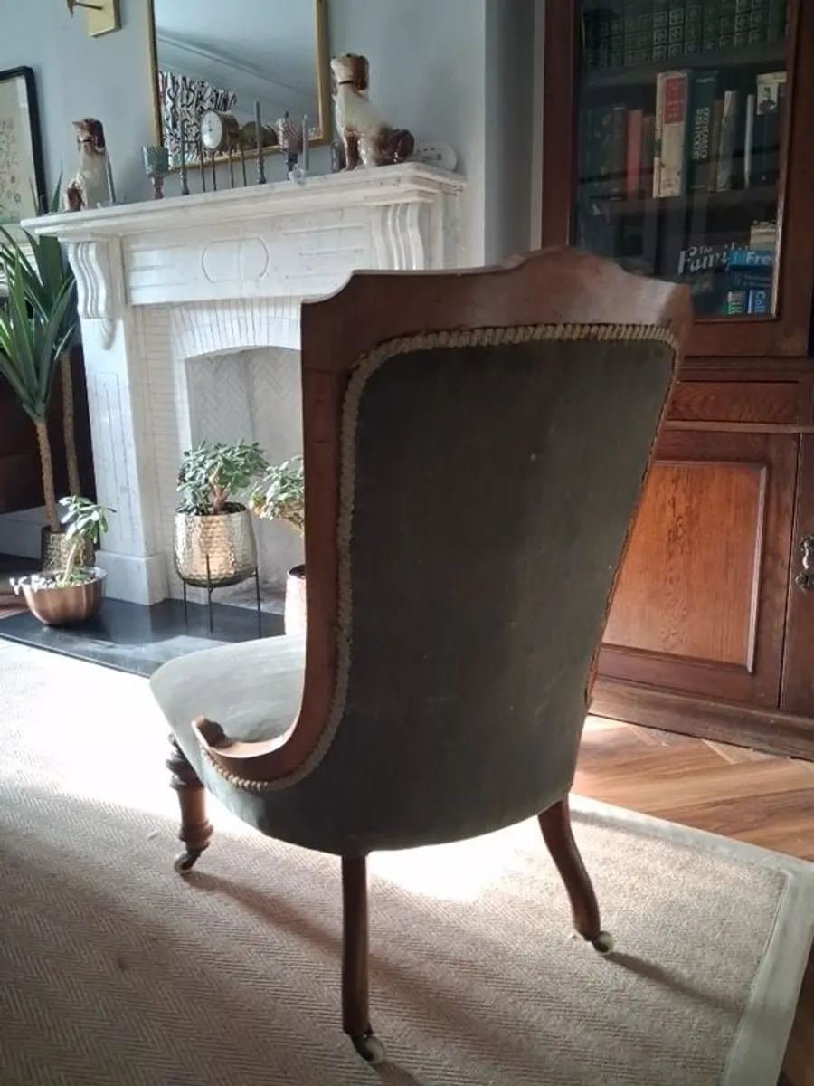 Victorian tufted upholstered chair - Image 3