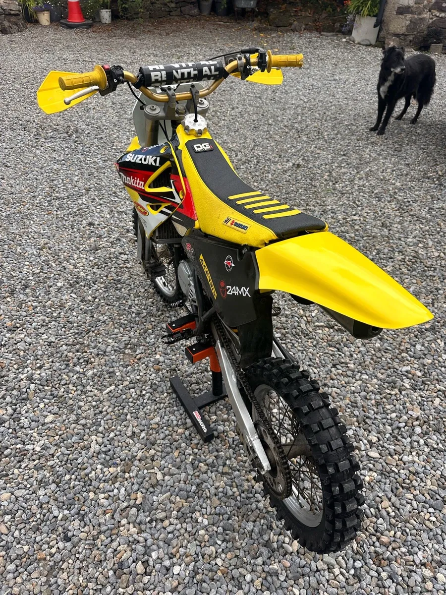 Suzuki RM85 motocross bike - Image 4