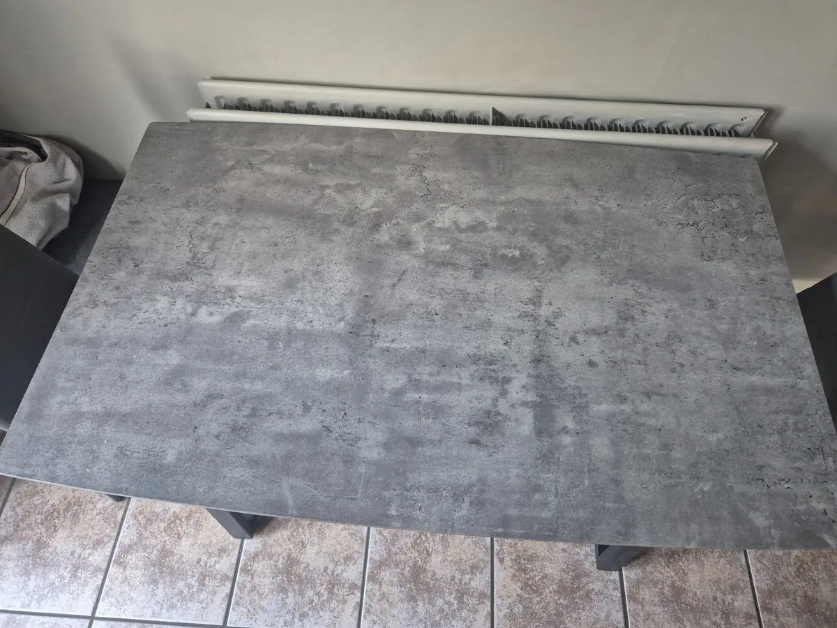 Kitchen table - Image 4
