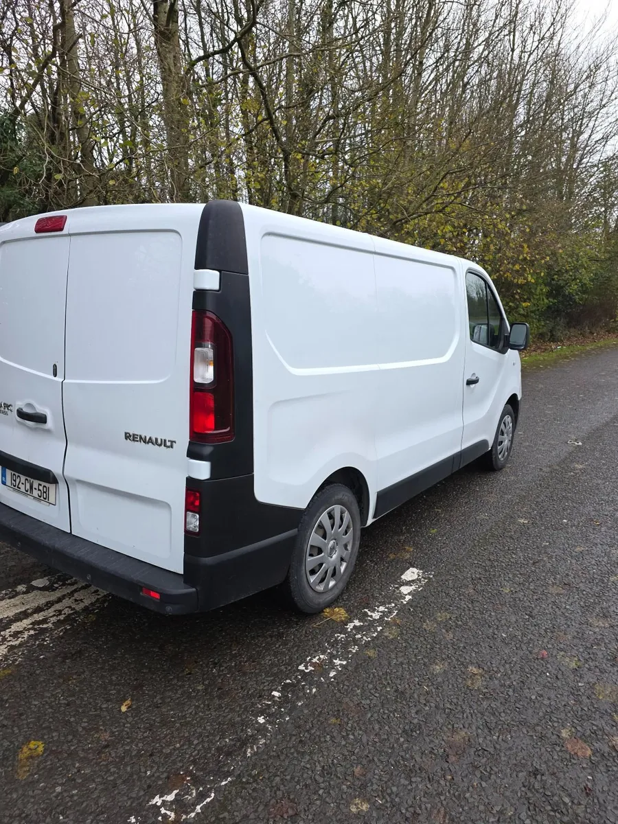 Renault Trafic 2019 - Image 2