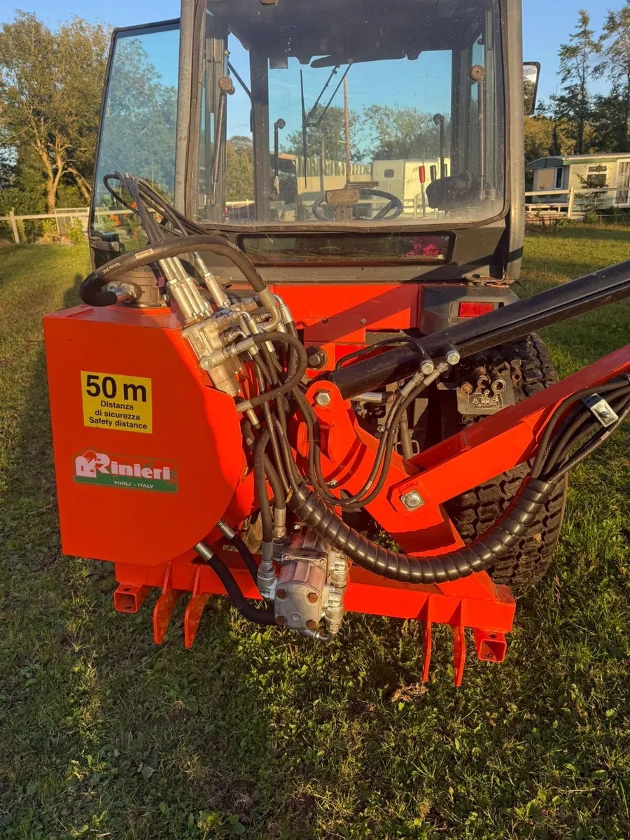Kubota STa-35 Tractor and Hedgecutter - Image 4