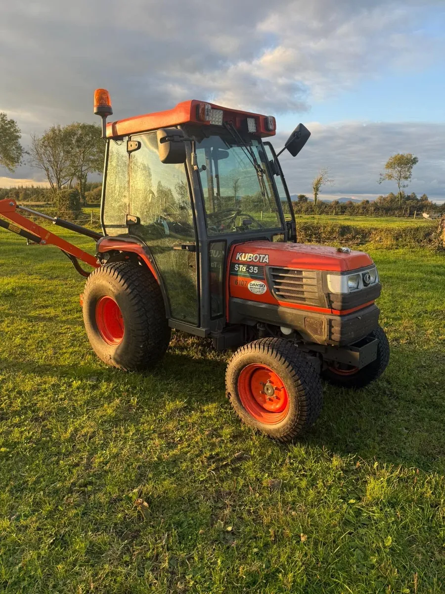 Kubota STa-35 Tractor and Hedgecutter - Image 1