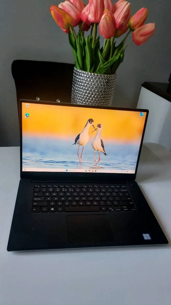 Dell Precision 5530 - Image 1