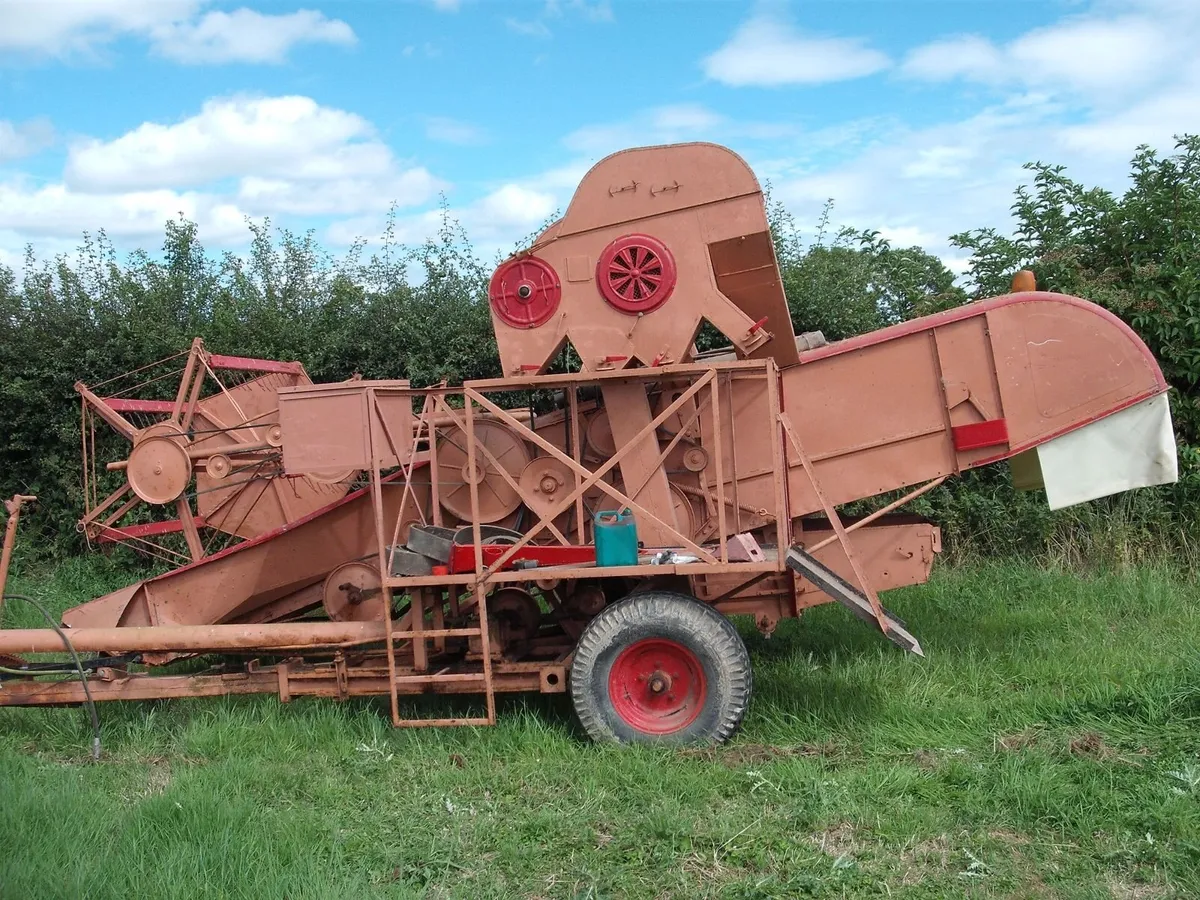 Dania, Trailed Combine Harvester - Image 1