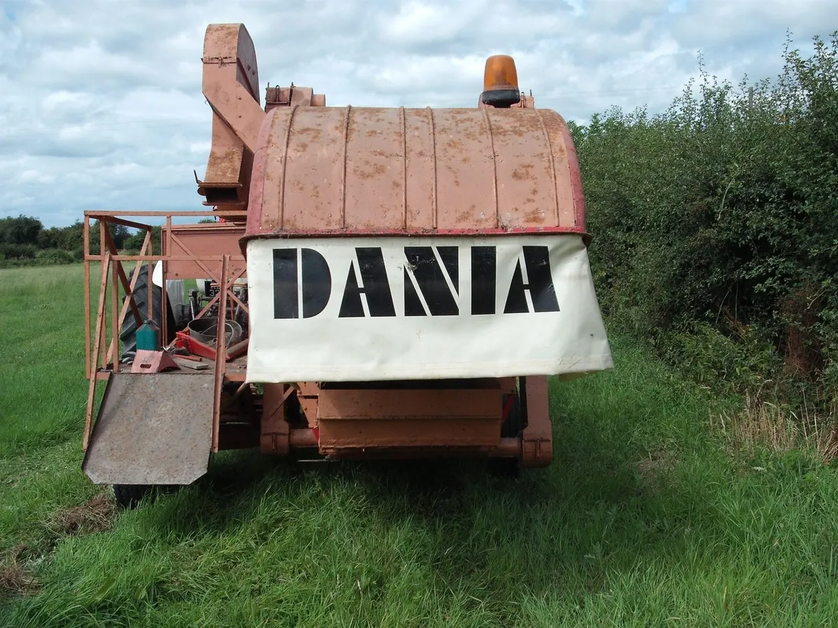 Dania, Trailed Combine Harvester - Image 2