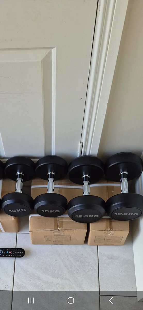 4xbrand new sets of rubber coated dumbbell sets - Image 4