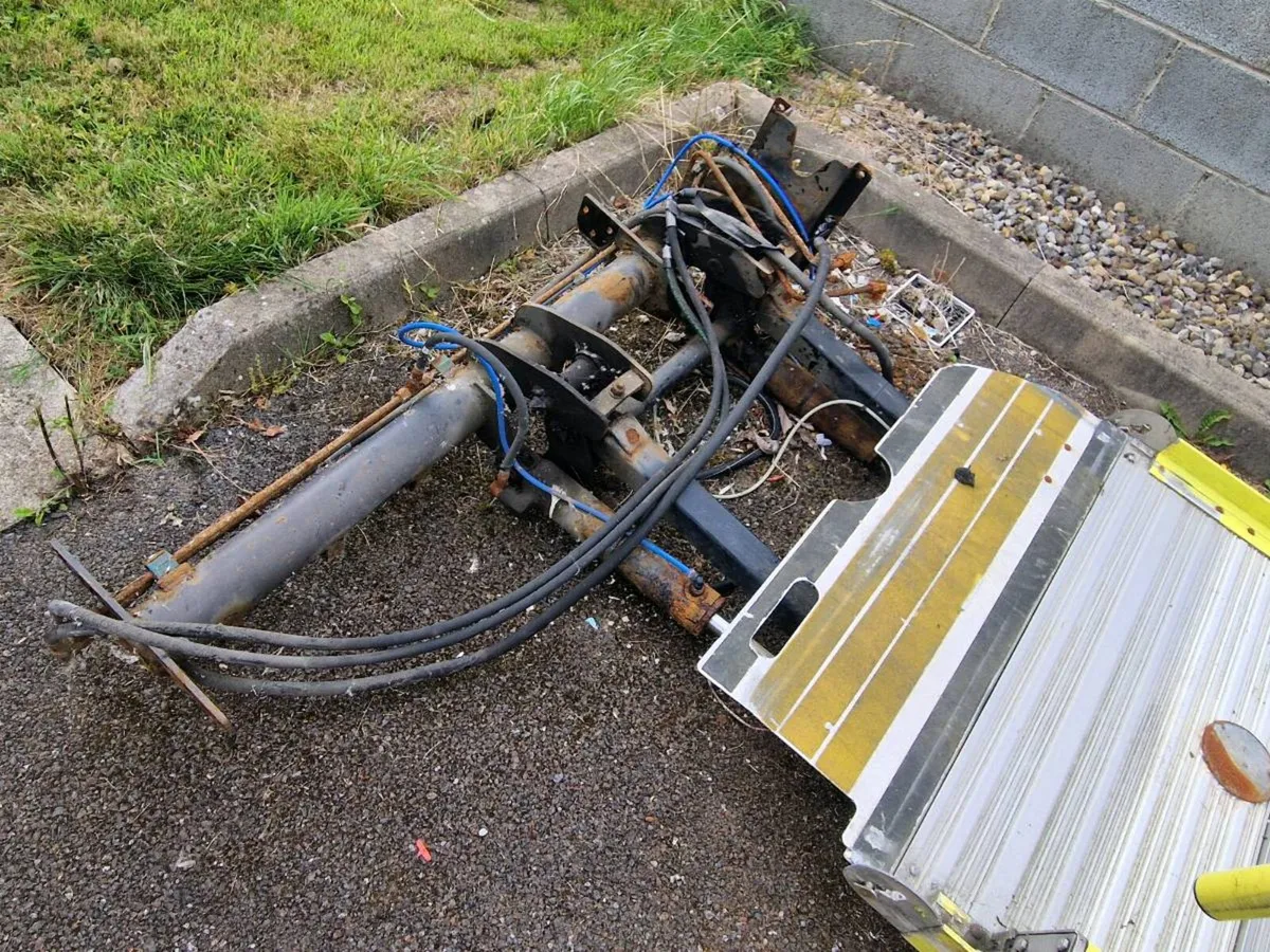 Tail lift - Image 2