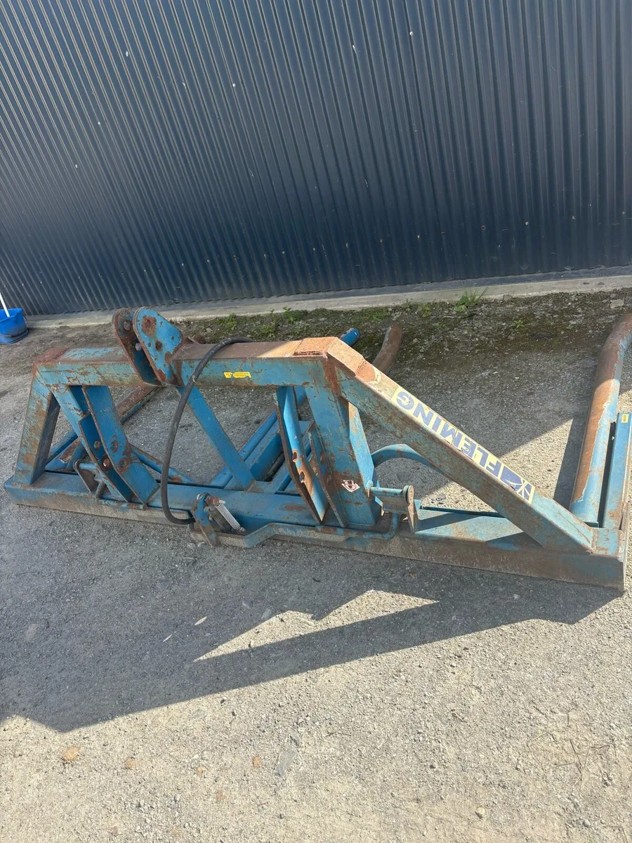 Fleming double bale lifter - Image 1