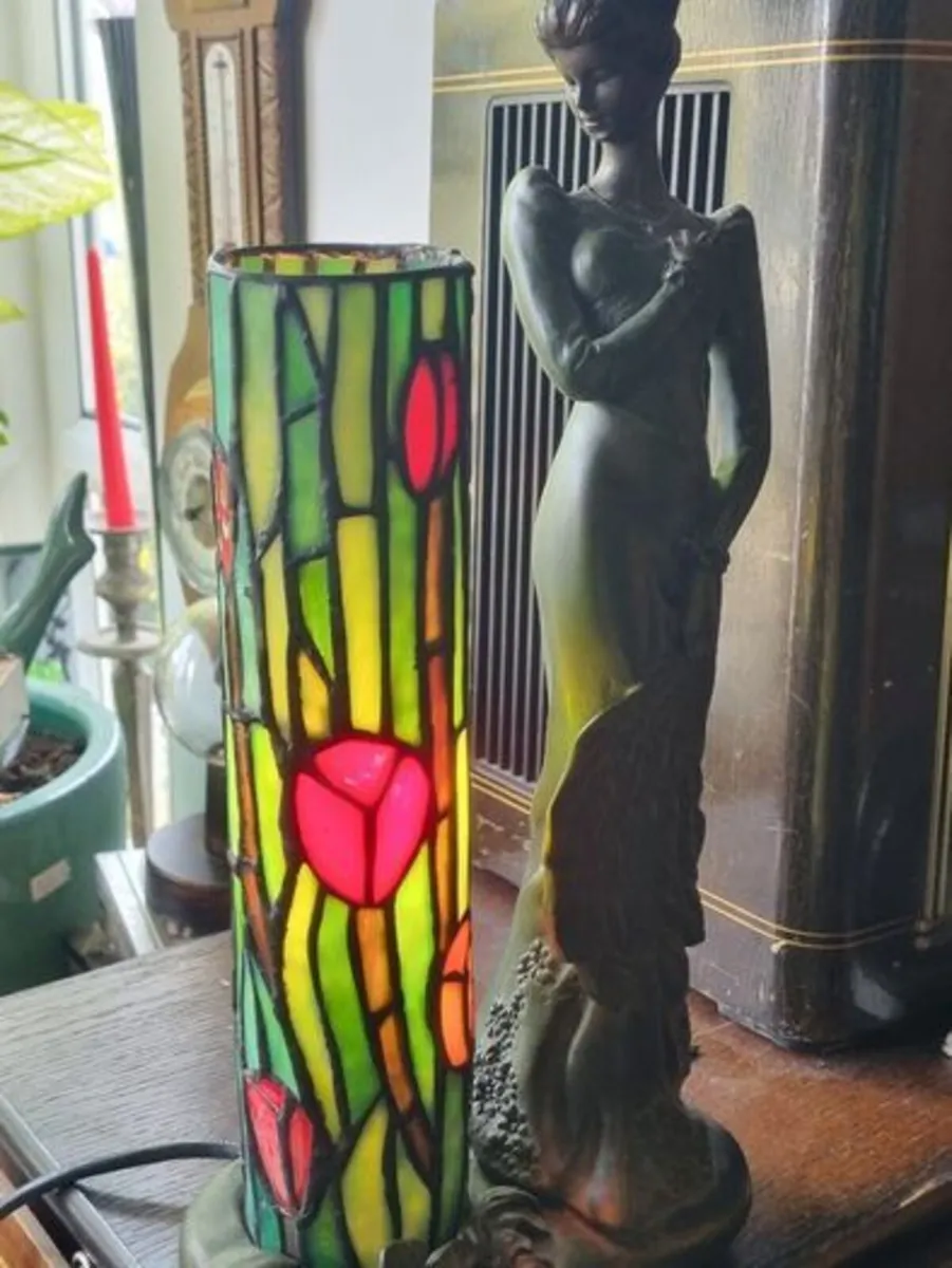 Tiffany-style stained-glass lamp - Image 4