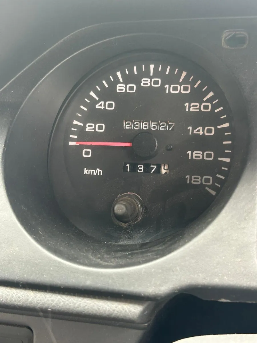 Mitsubishi Pajero 2.8 swb - Image 3