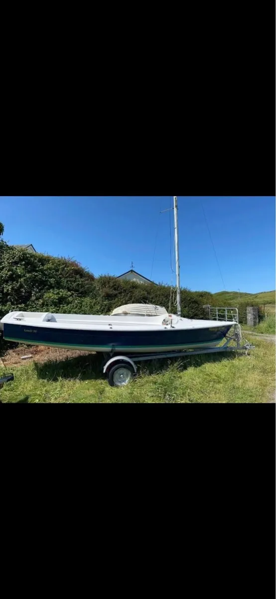 Laser 16 sailing boat - Image 1