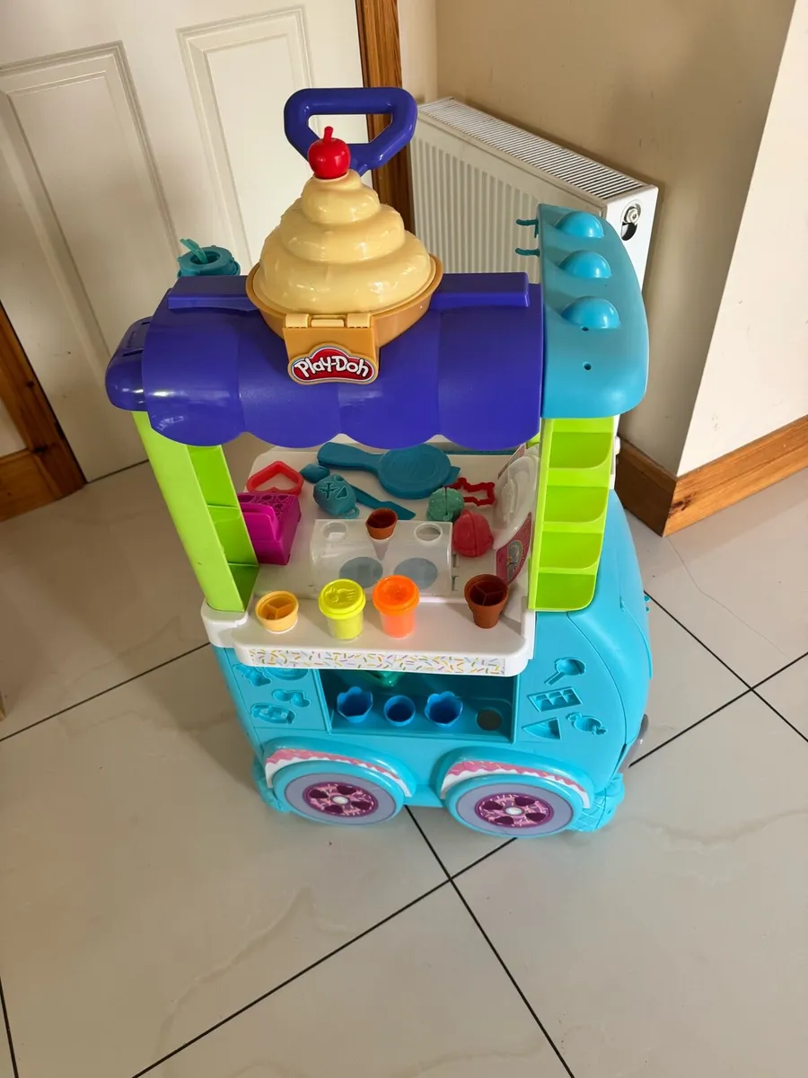 Playdoh Ice Cream Factory - Image 4