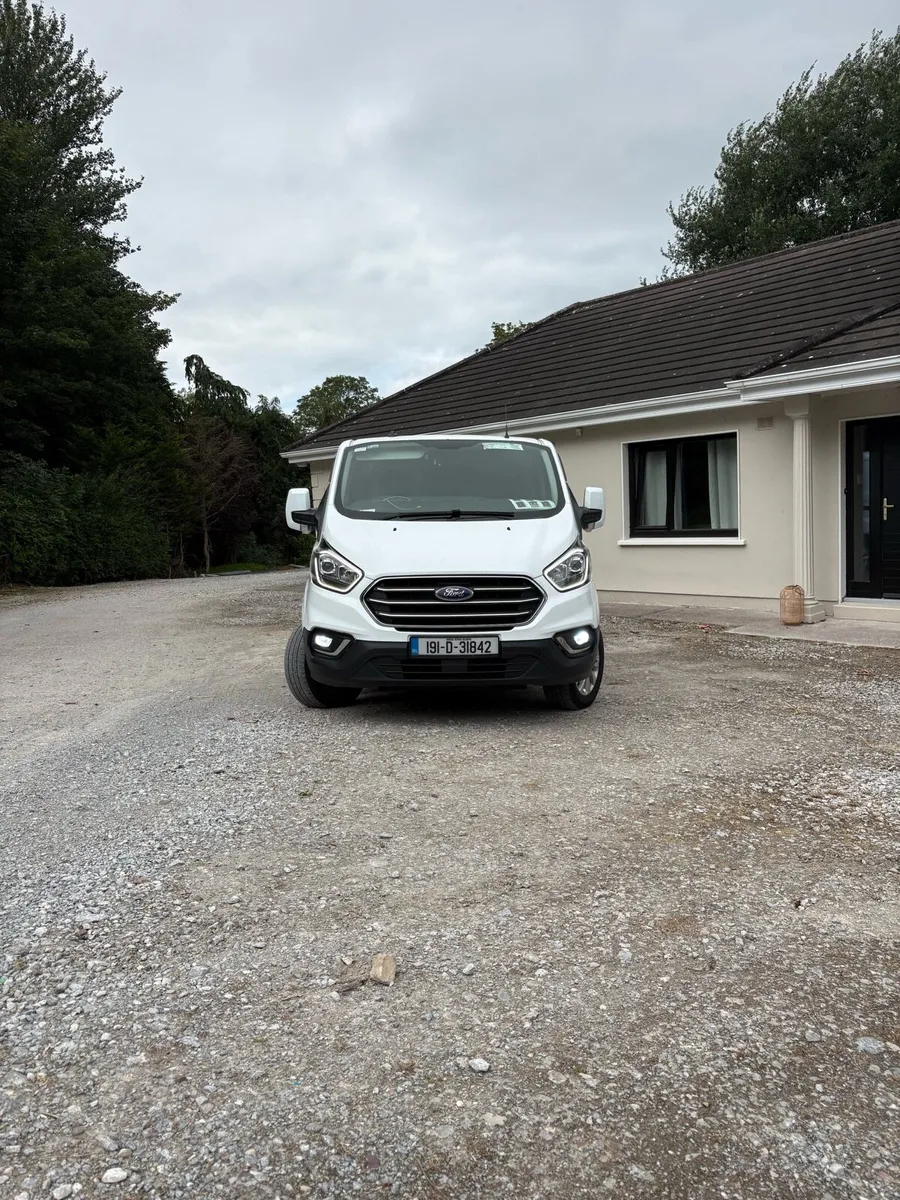 Ford Transit Custom LWB - Image 2