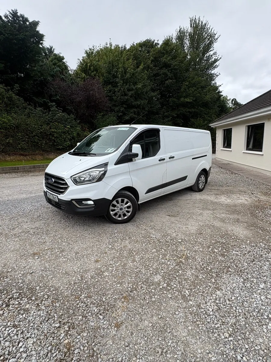 Ford Transit Custom LWB - Image 3