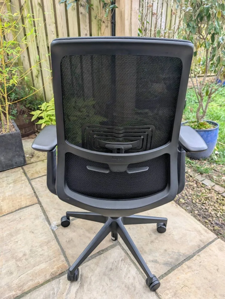 Ergonomic office chair - Image 4
