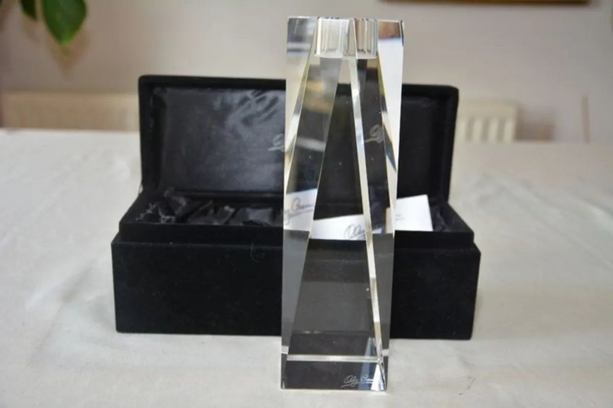Oleg Cassini Crystal Candle Holder - Image 3