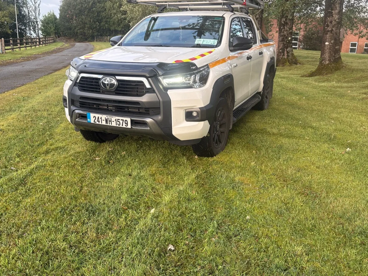 Toyota Hilux invincible X - Image 3