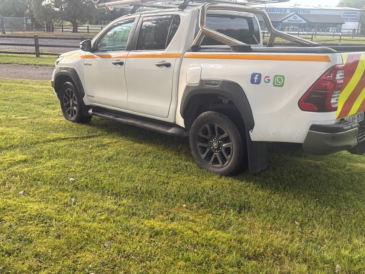 Toyota Hilux invincible X - Image 4