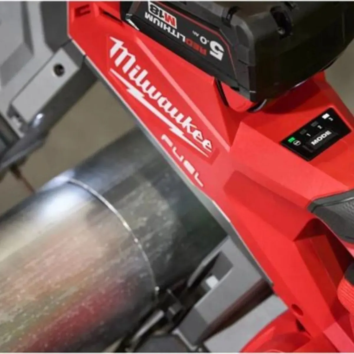 Milwaukee M18 Fuel Gen 2 127mm Deep Cut Bandsaw - Image 3