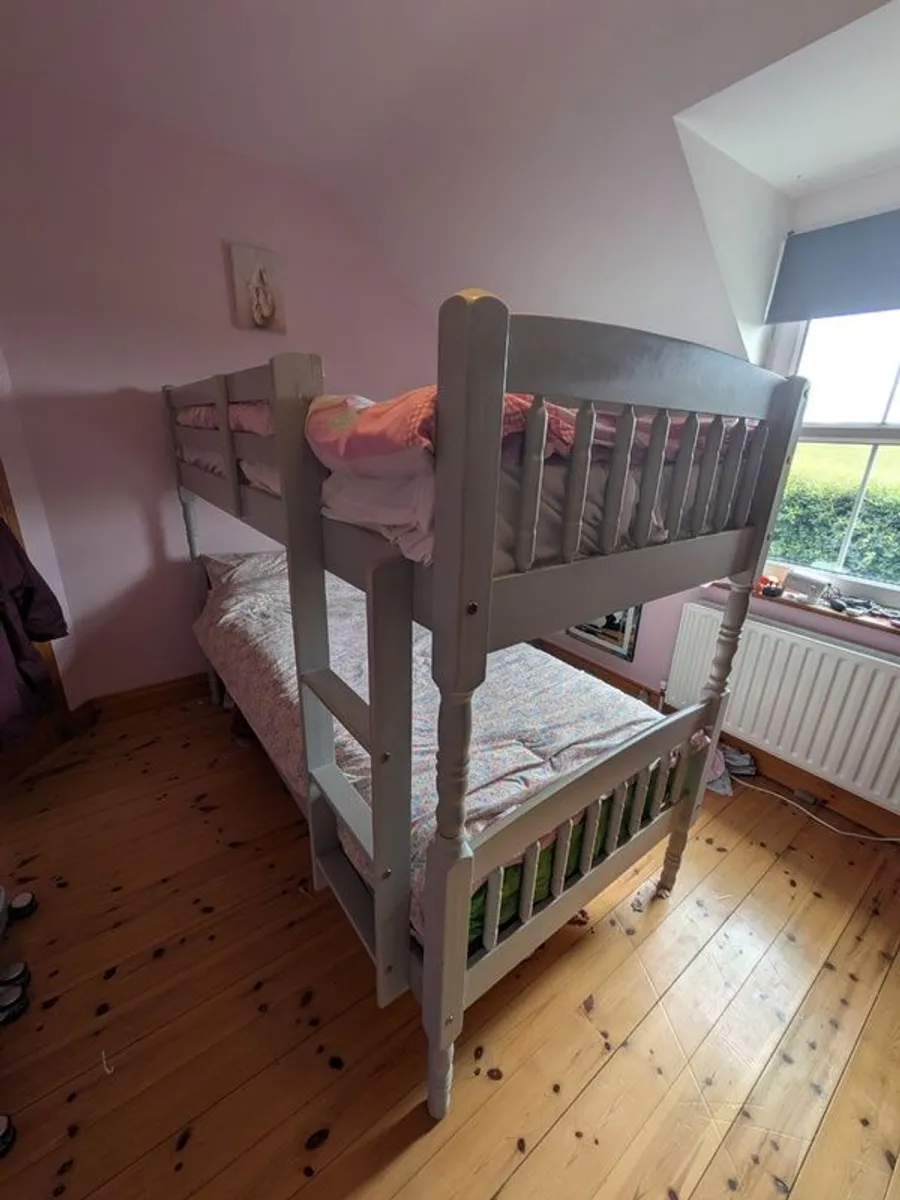 Bunk bed - Image 1
