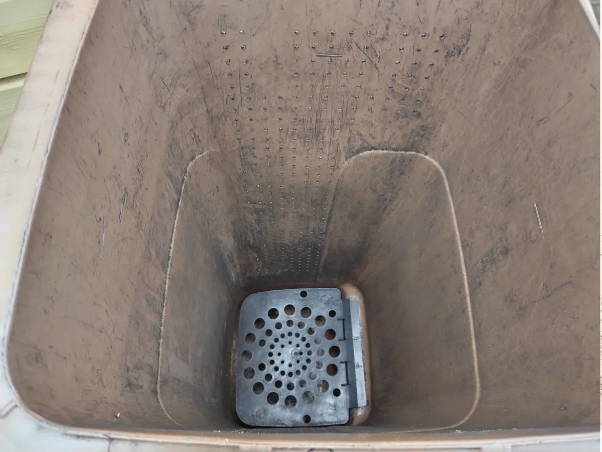 Brown Garden Waste Bin 180litres €30 - Image 4