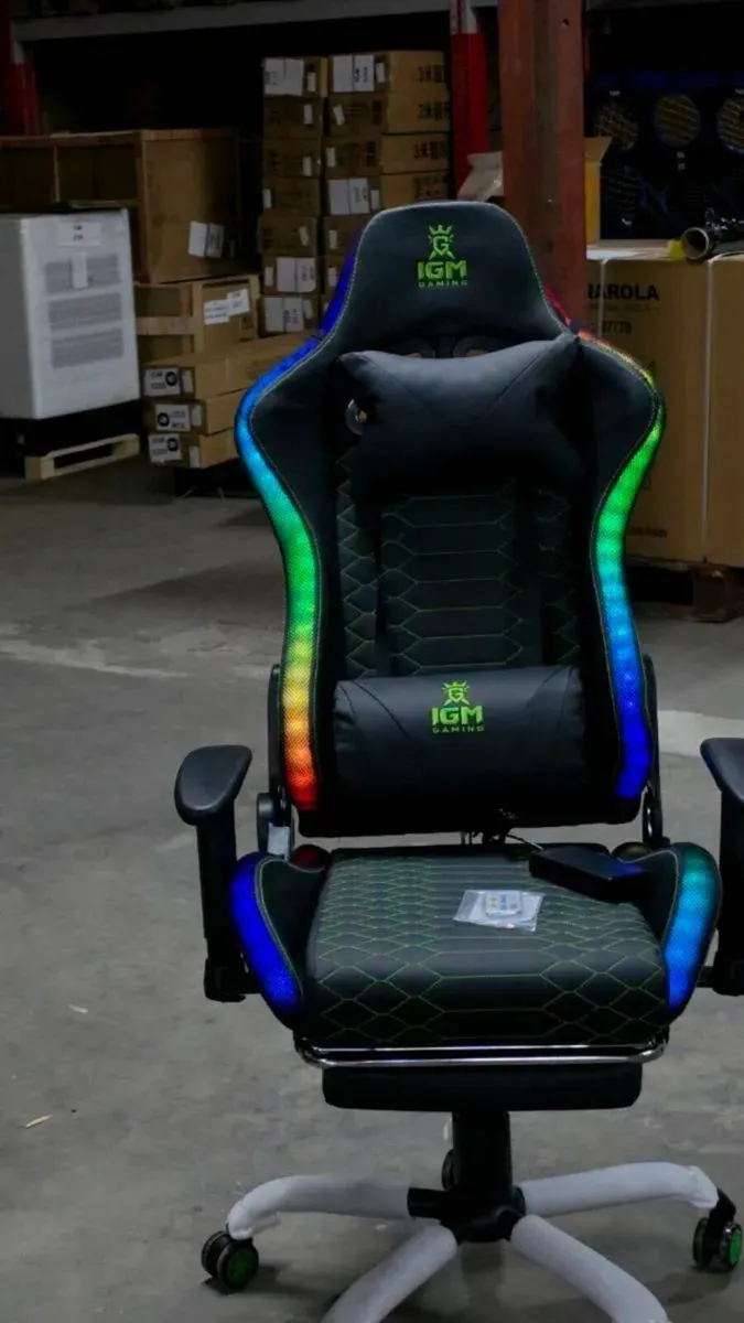 Gaming chair rgb with speakers brand new - Image 2