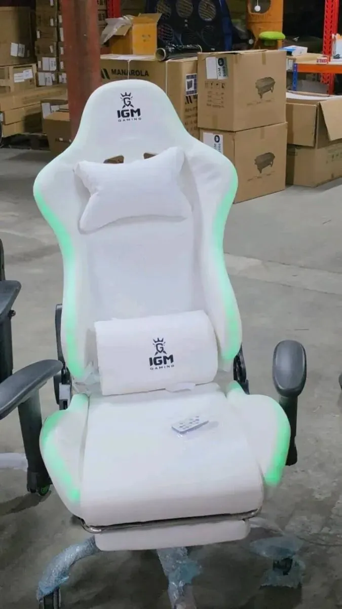 Gaming chair rgb with speakers brand new - Image 3