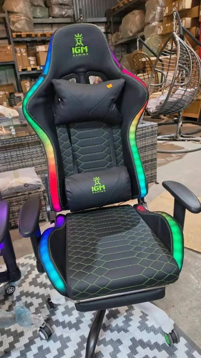 Ergonomic gaming chair with speakers and rgb led - Image 4