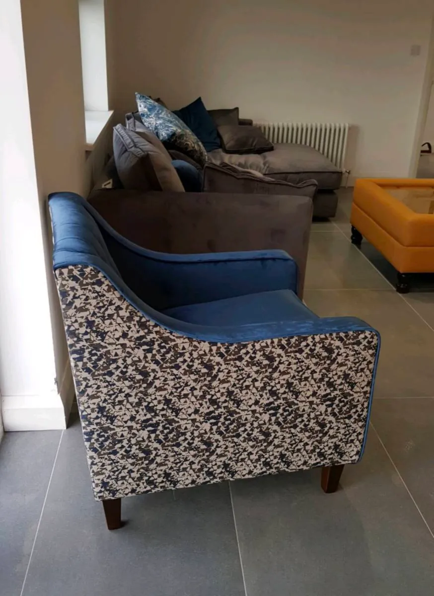 Armchair - Image 2