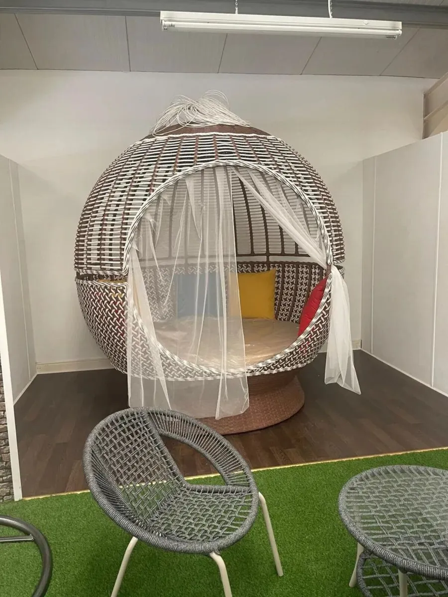 Canopy garden furniture dome daybed - Image 3
