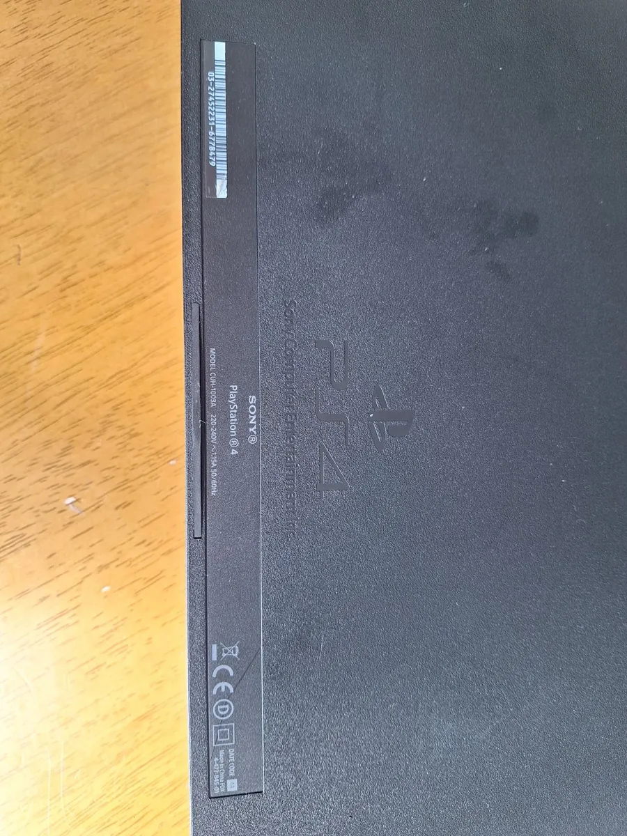 Playstation 4 - 500GB + Dualshock 4 Controller - Image 4