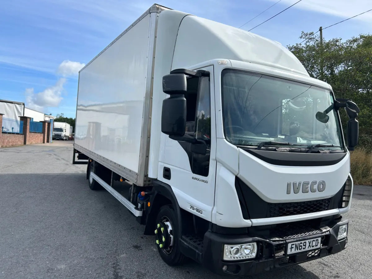 2019 iveco 75e16 7.5 ton 20ft box with tail lift - Image 3