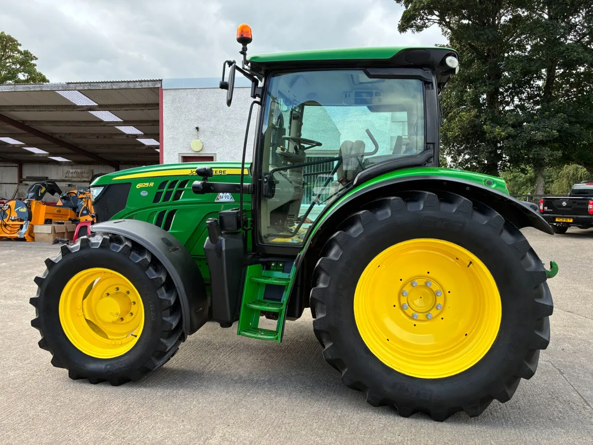 John Deere 6125R - Image 2