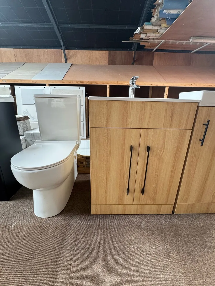 Special Offer Oak Vanity Unit & Toilet