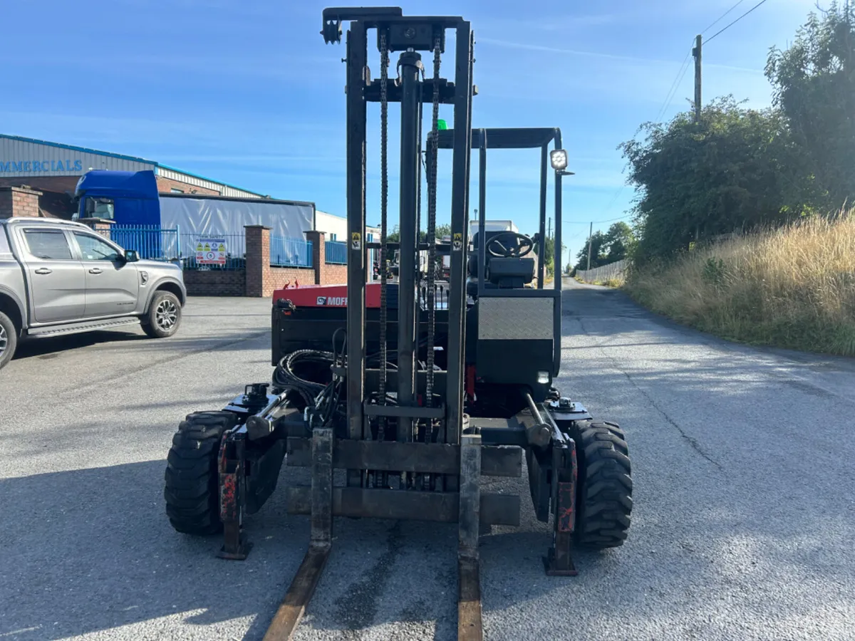 2004 Moffett mounty 2.4 ton fork lift - Image 2