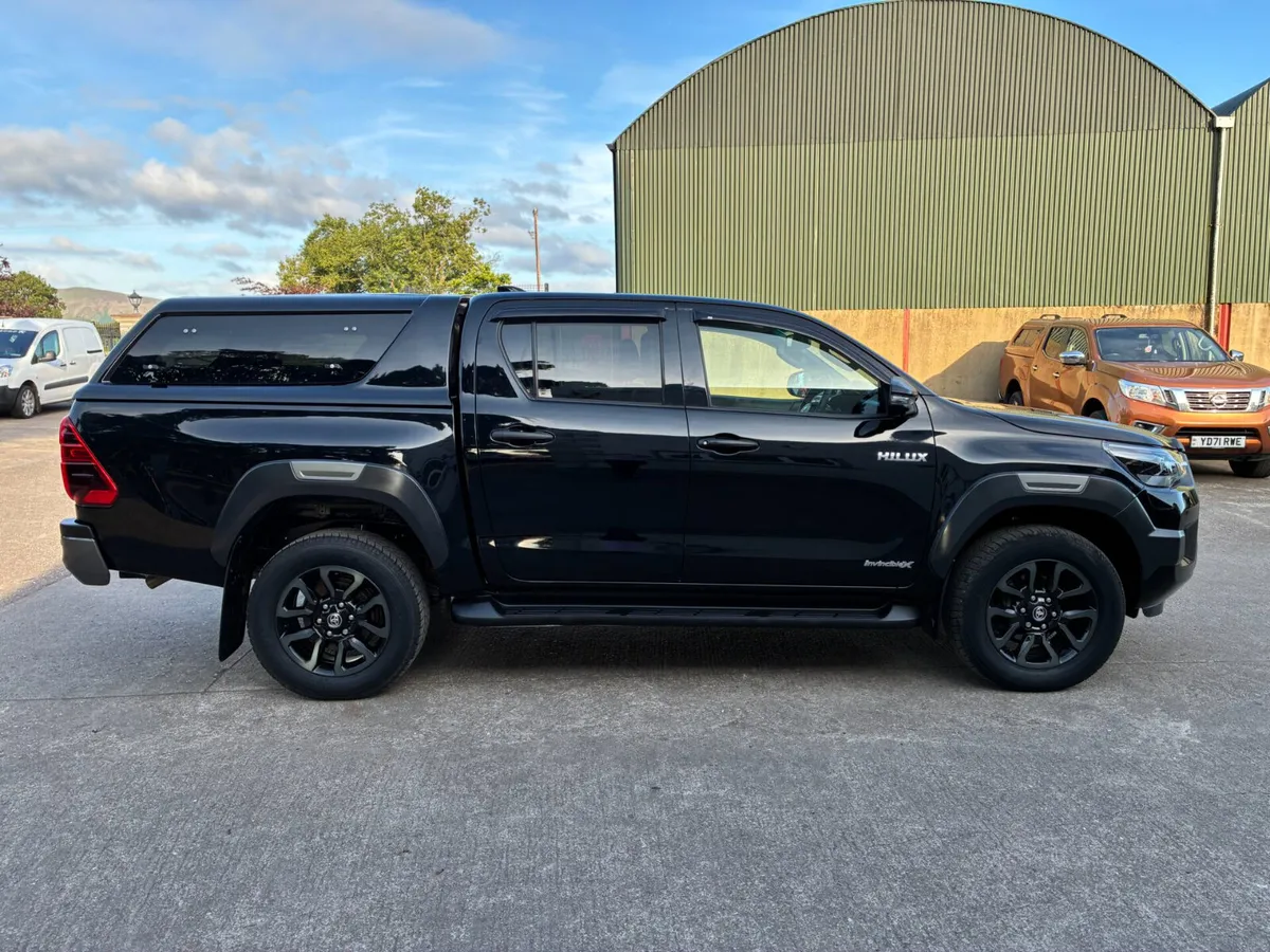 Toyota Hilux 2024 - Image 2