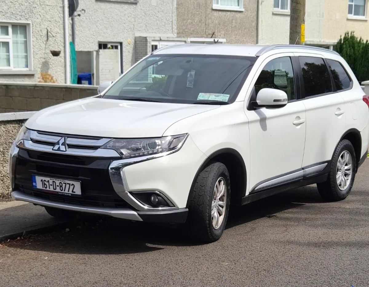 Mitsubishi Outlander - Image 1