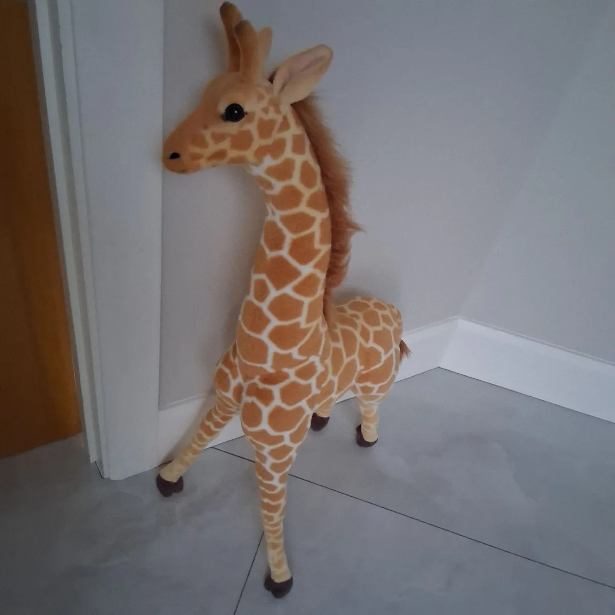 Toy giraffe