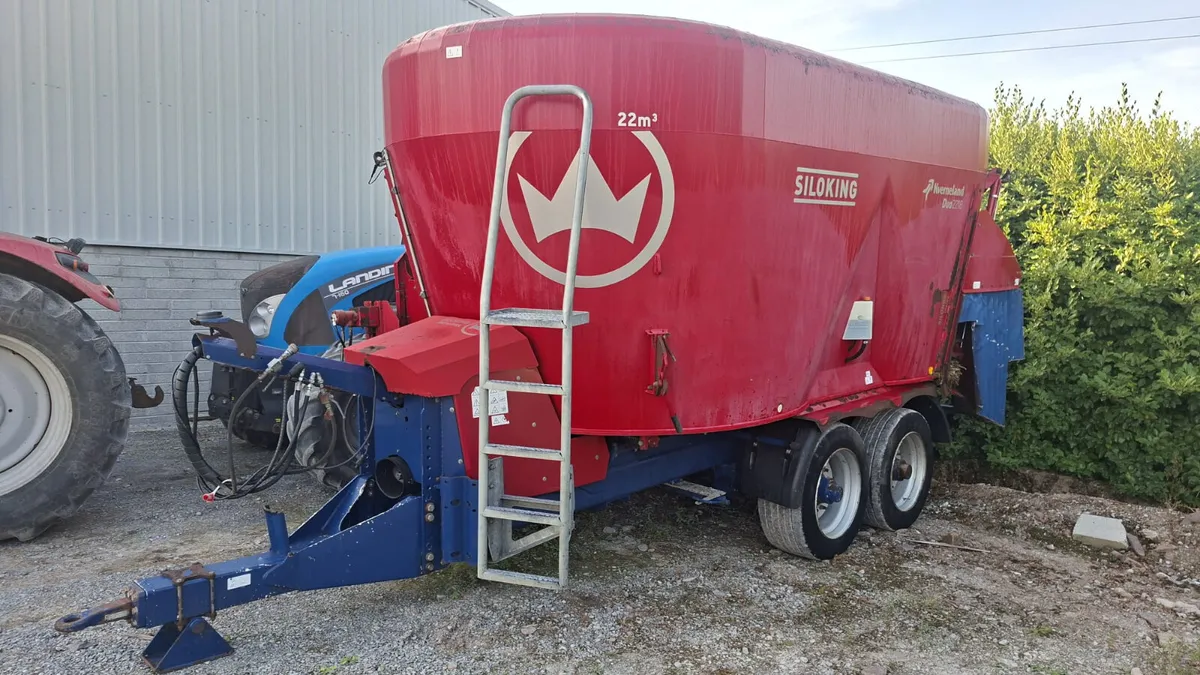 SiloKing 2218 Tub Feeder - Image 1