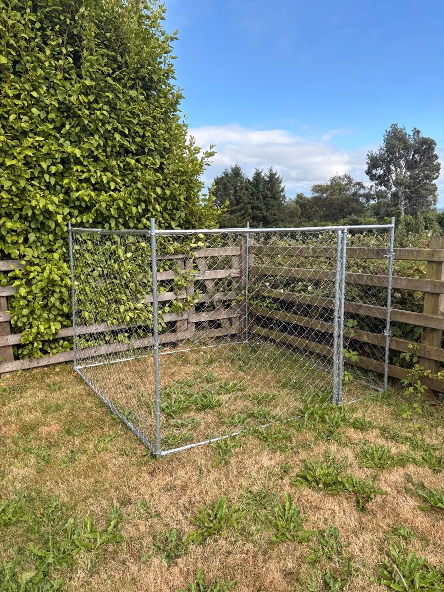 Outdoor dog enclosure - Image 1
