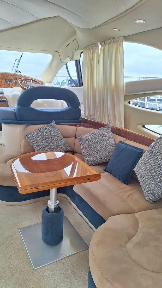 2000 Azimut 39 Flybridge - Image 2