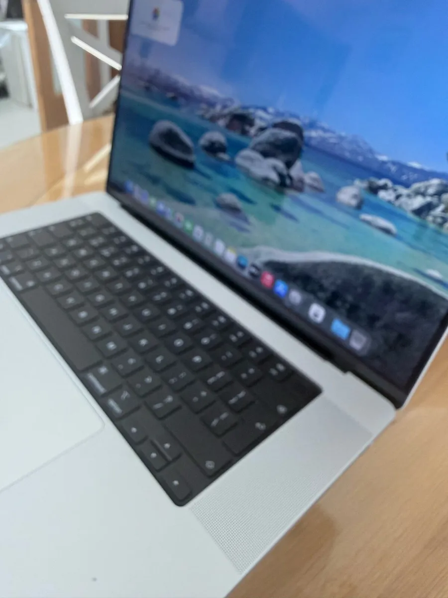 MacBook M1 Max 16” Flawless - Image 3