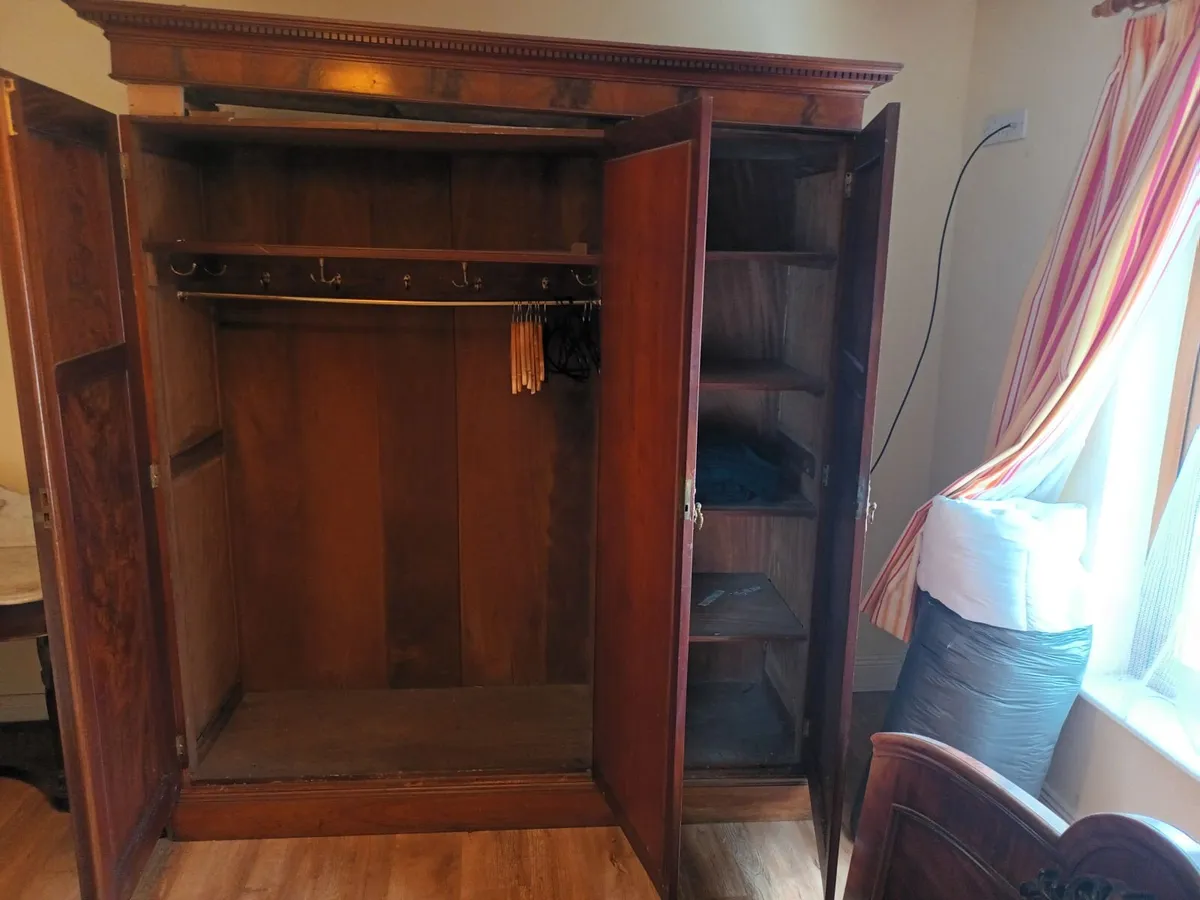 Antique wardrobe - Image 3