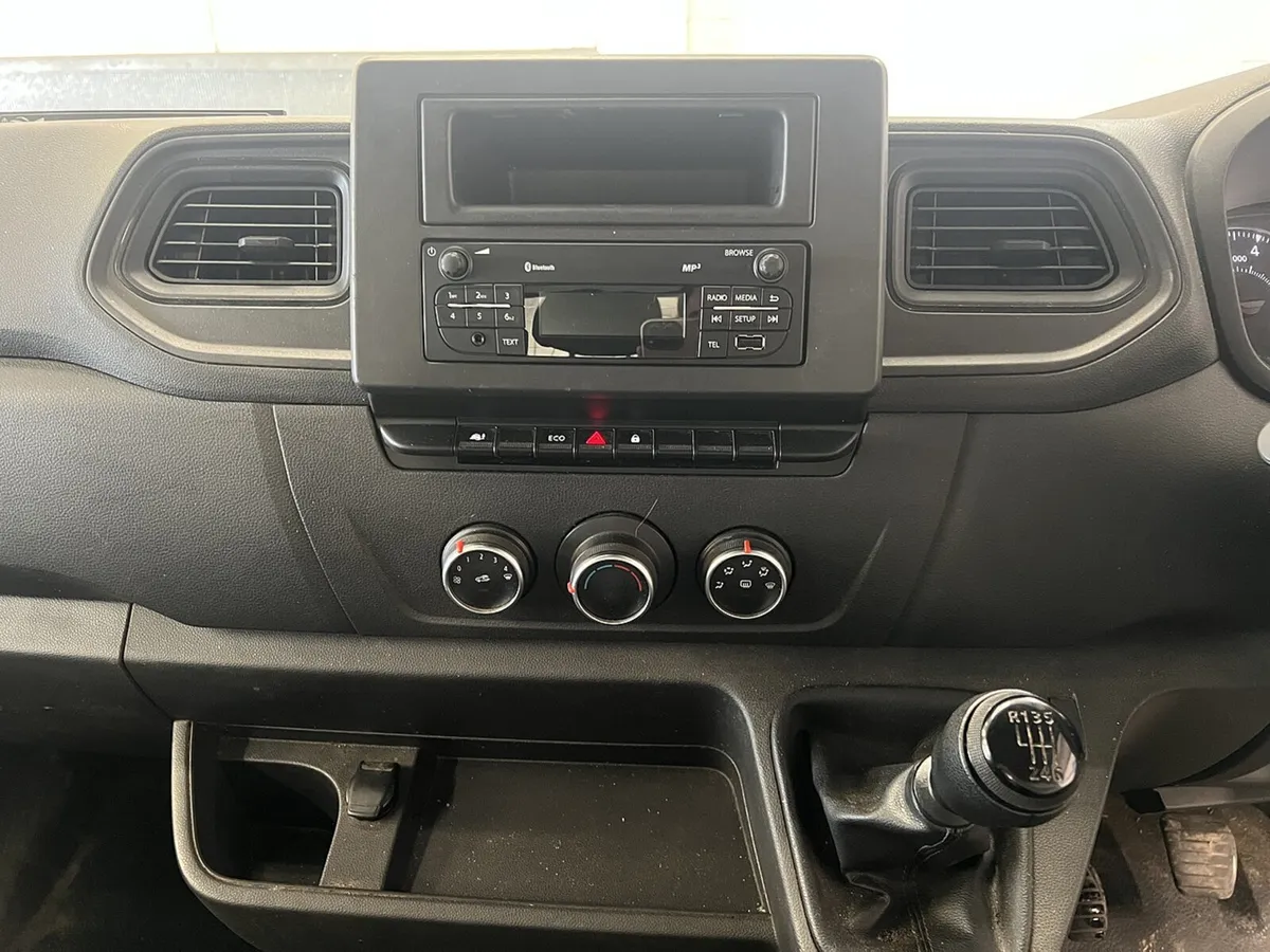 2021 Renault Master Dropside Van - Image 4
