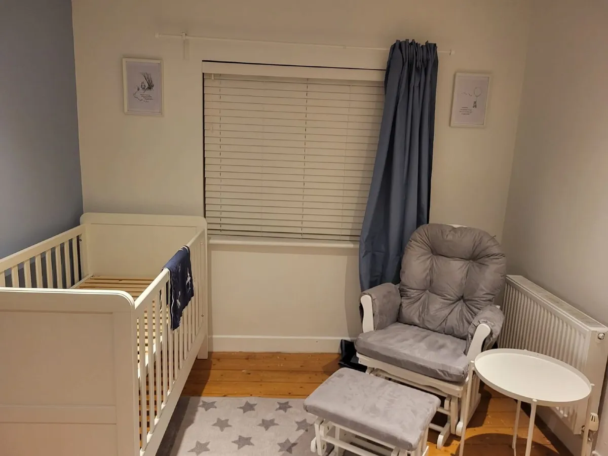 Rocking feeding chair