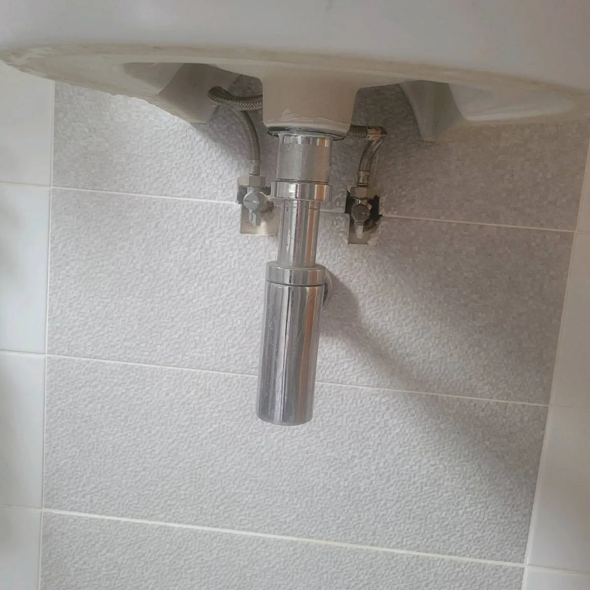 Bathroom sinks - Image 3