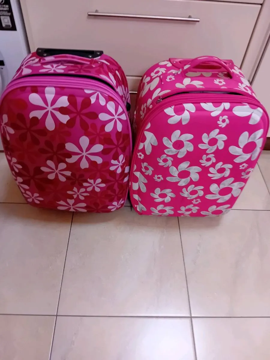 MEDIUM SIZE SUITCASES. X. 2 PINK COLOUR - Image 2