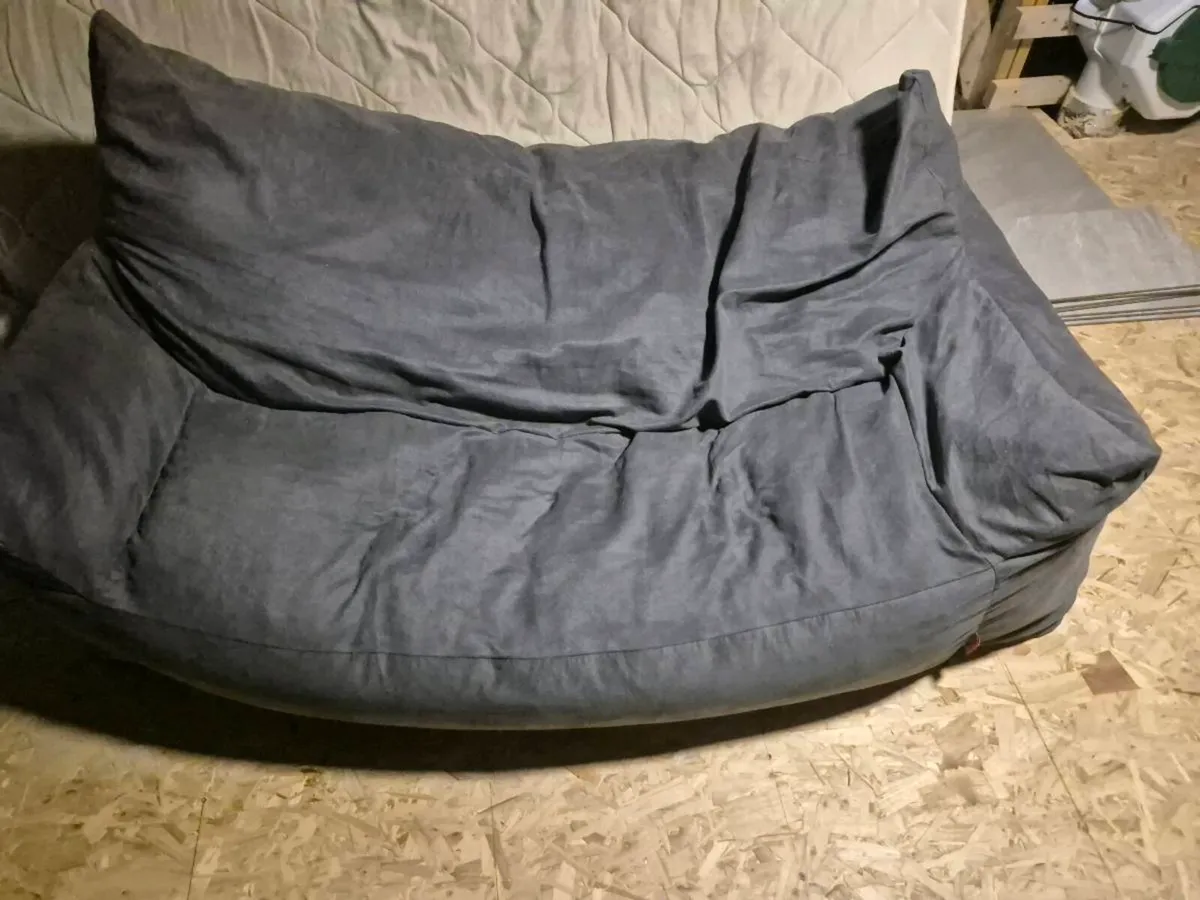 Grey bean bag sofa - Image 1